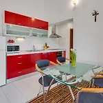 Strmota S Bazenom I Jakuzijem