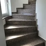 Strmota S Bazenom I Jakuzijem アパート