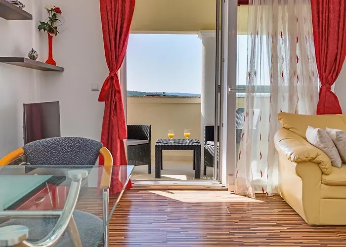 Apartman Strmota S Bazenom I Jakuzijem
