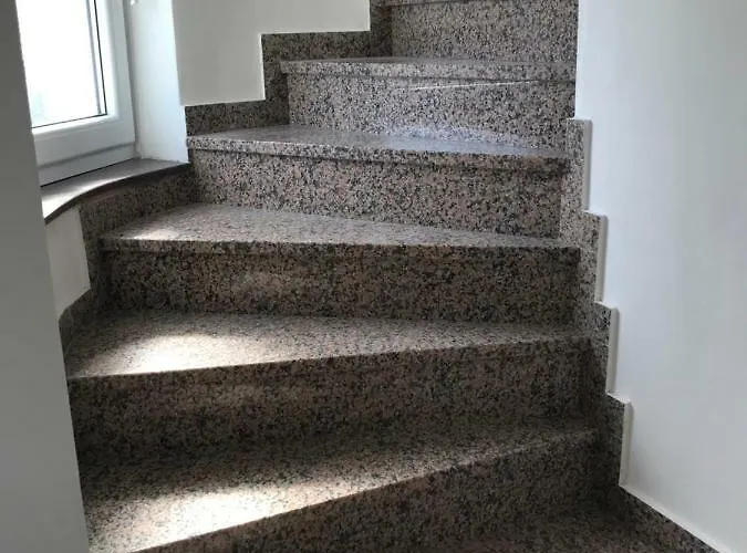 Strmota S Bazenom I Jakuzijem Apartman
