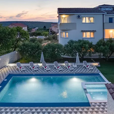 Apartment Strmota S Bazenom *