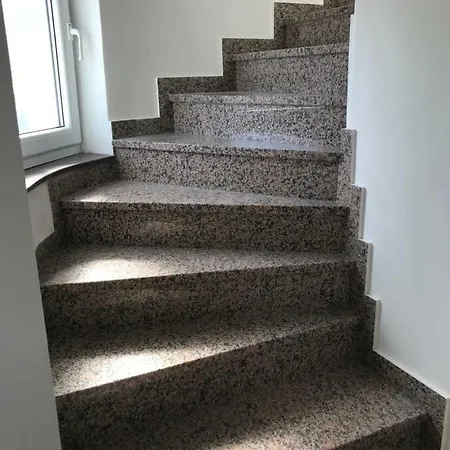 Strmota S Bazenom Apartment